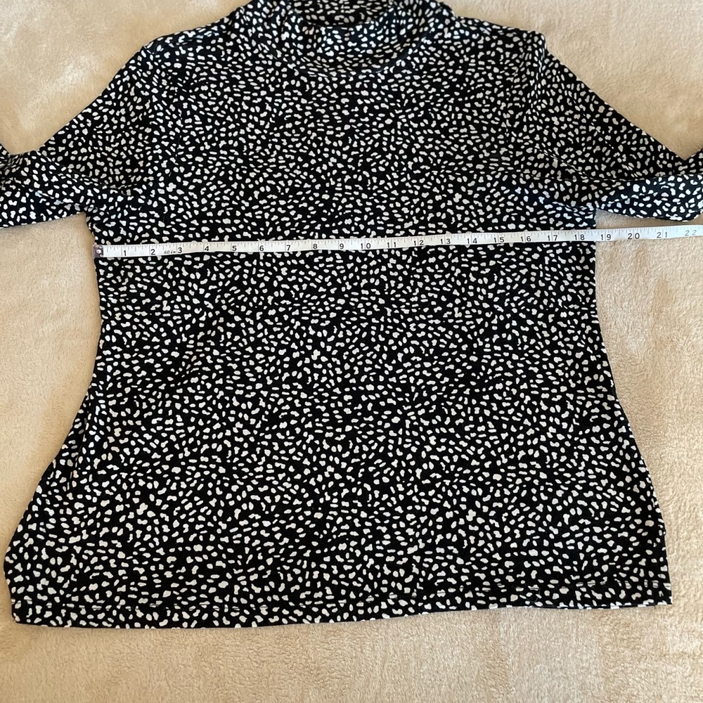 Sanctuary Animal Print Lightweight Turtleneck Top - Size L - Picture 8 of 12